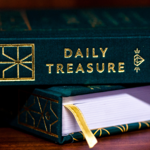 Daily Treasure: 366 Daily Readings from The Treasury of David by C.H. Spurgeon